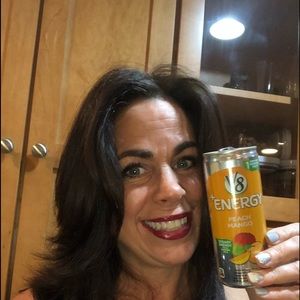 Meet your Posher, Debbie